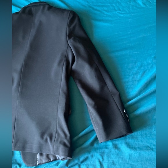 Blazer - Picture 7 of 9